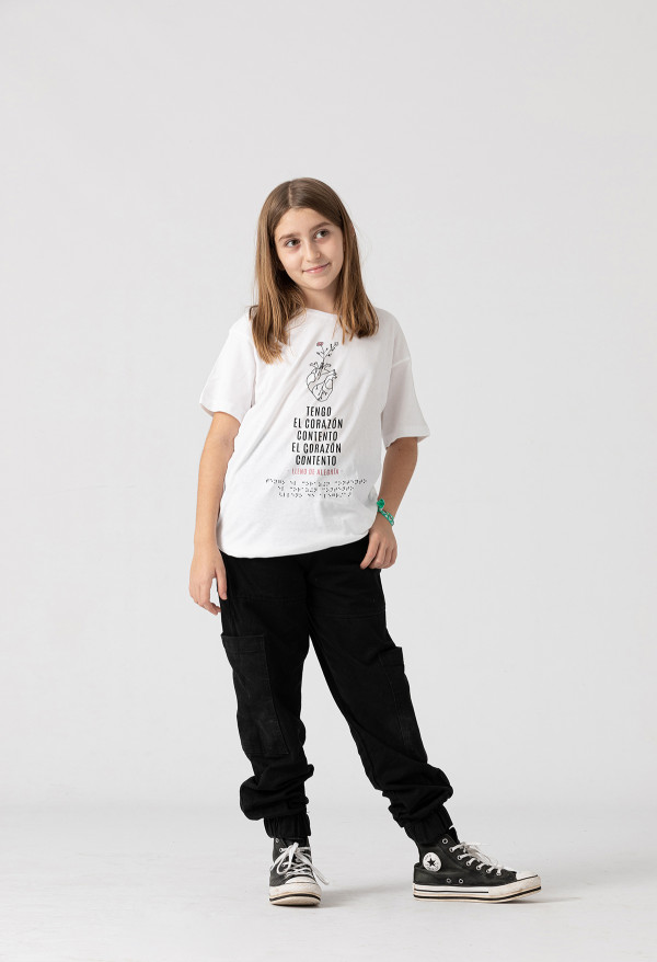 Camiseta Corazón contento braille infantil