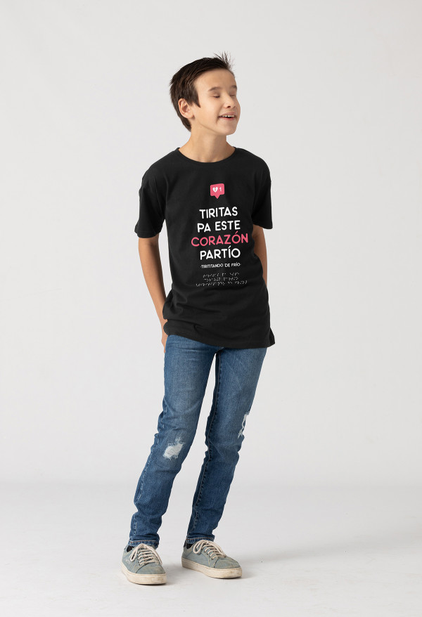 Camiseta Corazón partío braille infantil